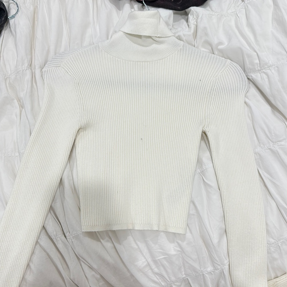 Zara White Cropped Sweater